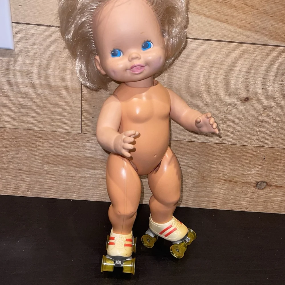 Mattel 1980’s Baby Skates 15”‎ Doll Great Condition - No Clothes - Tested Works!